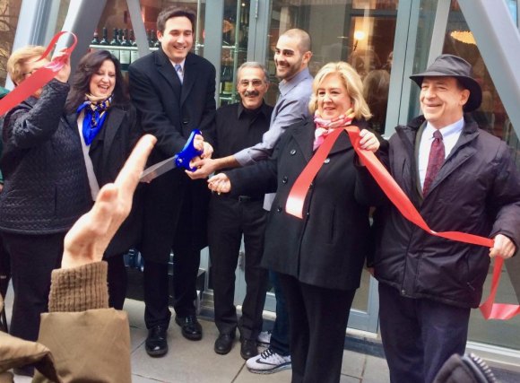 December 4th, 2017, was a big day for Roosevelt Island At last, it was done. After three plus years, Nisi opened its doors again on Main Street.
